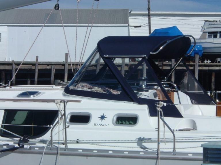 See us in action Unique hardware for superior boat canvas